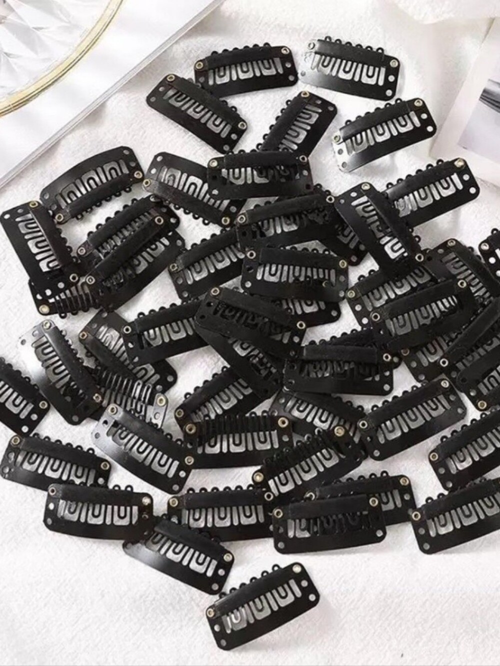 24 Pcs Hair Extensions And Wig Clips
